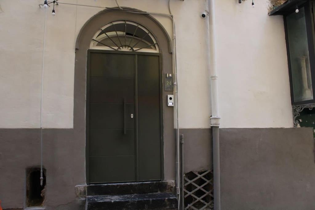 Apartment Bella Mbriana,1mn Da Via Toledo Naples